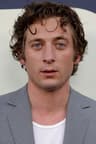 Portrait of Jeremy Allen White.